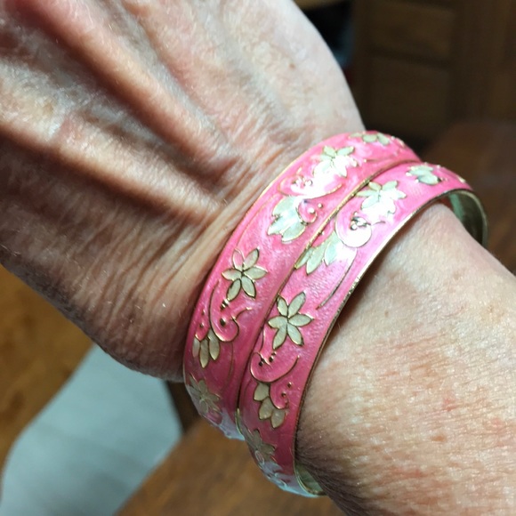 Pretty pair of cloisonné bangles. - Picture 3 of 3